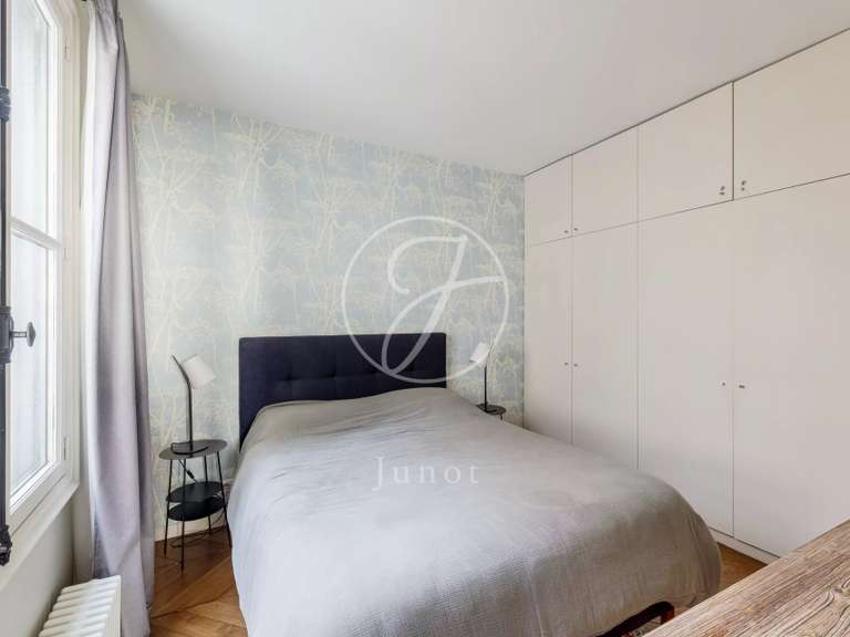 Appartement Paris 9e - 3 chambres - 97m²