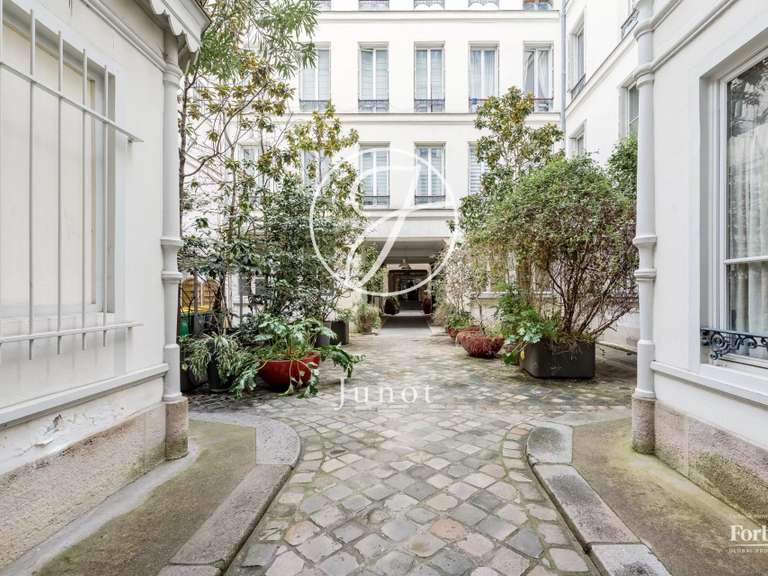 Appartement Paris 9e - 3 chambres - 97m²