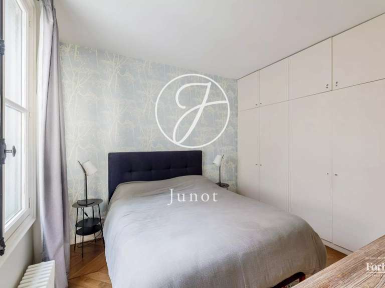 Appartement Paris 9e - 3 chambres - 97m²