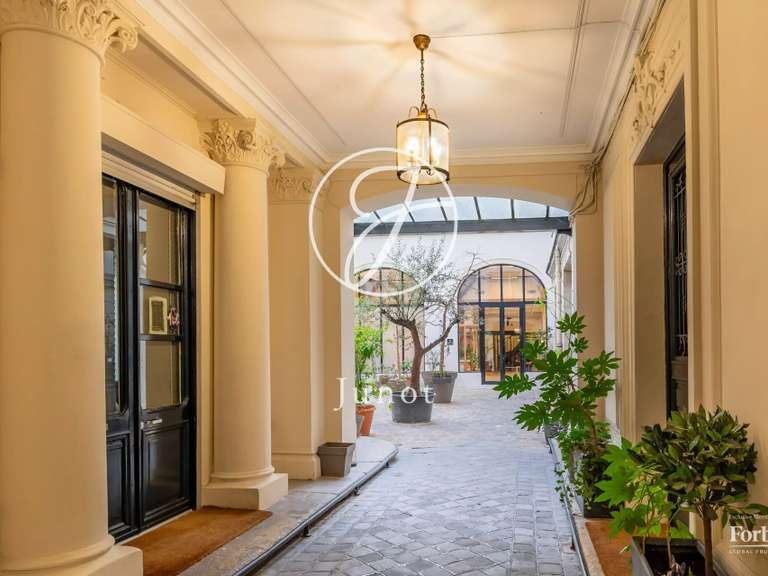 Appartement Paris 9e - 3 chambres - 108m²