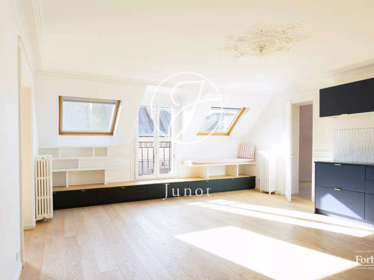 Appartement Paris 9e - 3 chambres - 108m²