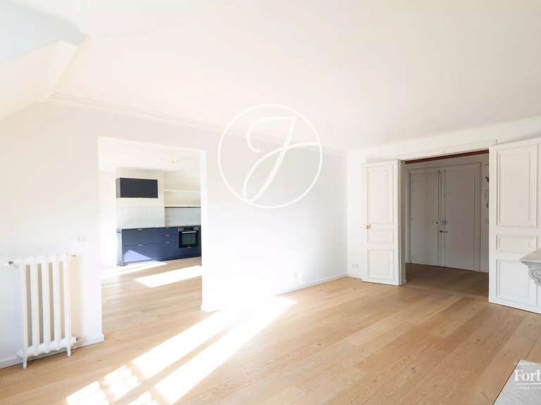 Appartement Paris 9e - 3 chambres - 108m²