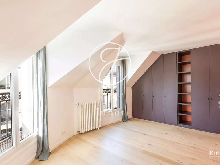 Appartement Paris 9e - 3 chambres - 108m²