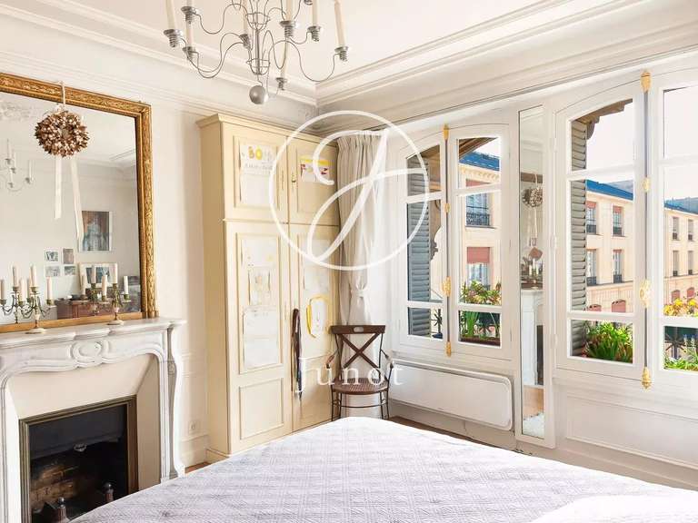 Appartement Paris 9e - 3 chambres - 92m²