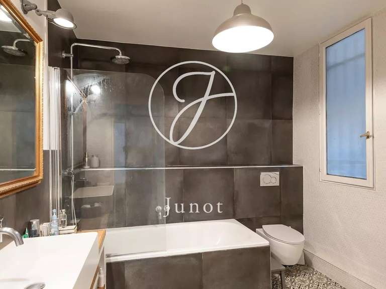 Appartement Paris 9e - 3 chambres - 98m²