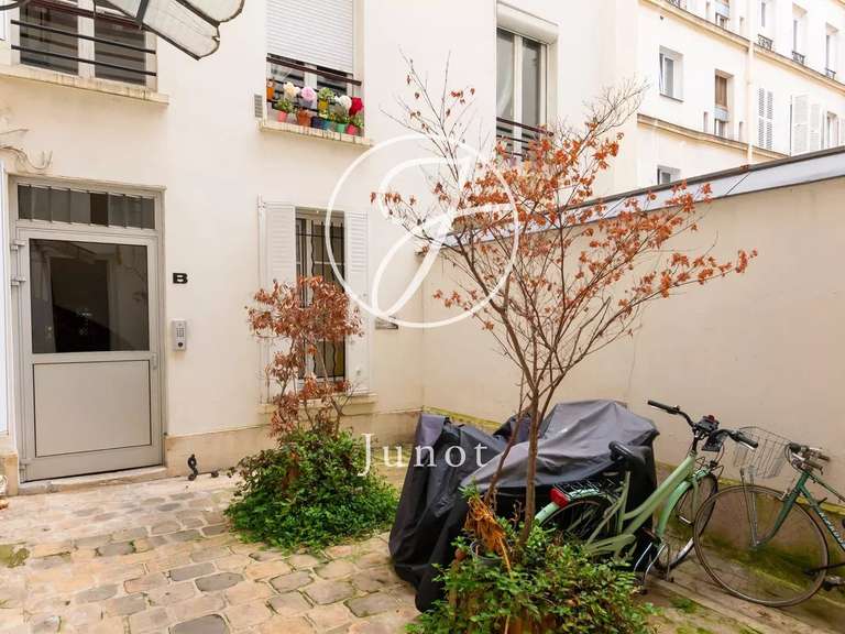 Appartement Paris 9e - 3 chambres - 98m²