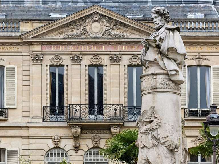 Appartement Paris 9e - 3 chambres - 152m²