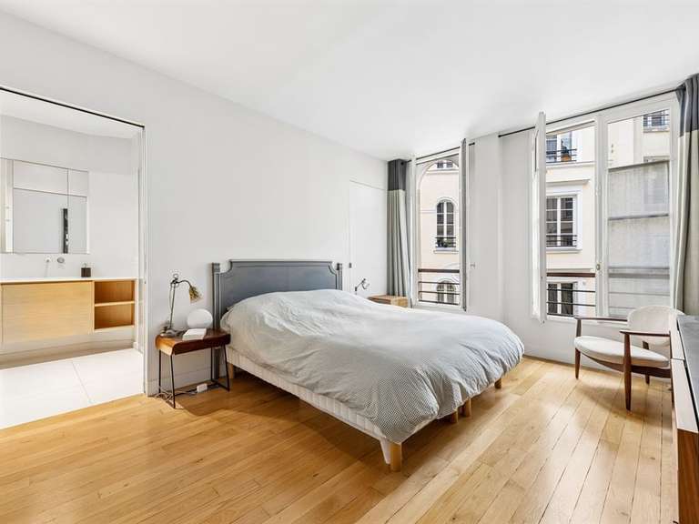 Appartement Paris 9e - 3 chambres - 152m²