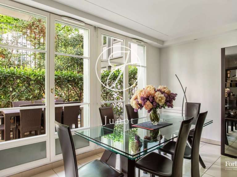 Appartement Paris 9e - 4 chambres - 159m²