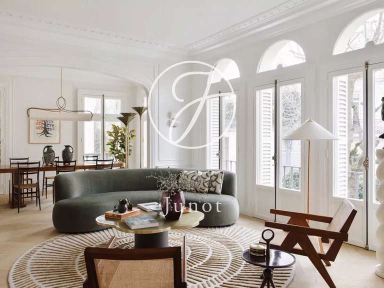 Appartement Paris 9e - 2 chambres - 97m²