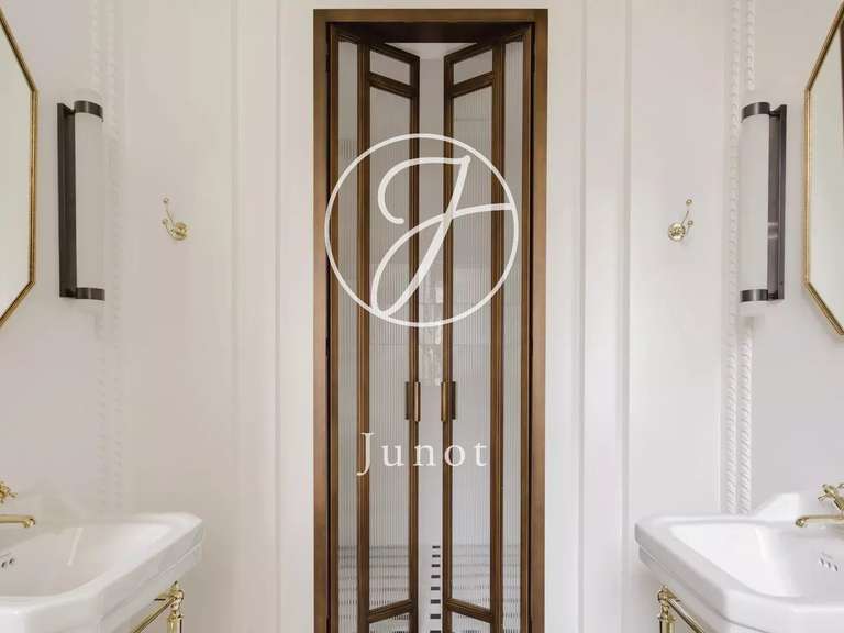 Appartement Paris 9e - 2 chambres - 97m²