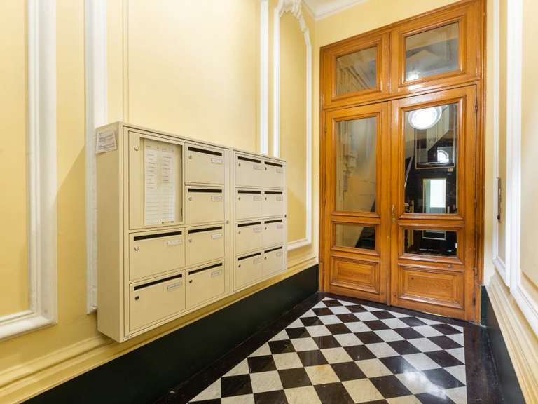 Appartement Paris 9e - 3 chambres - 106m²