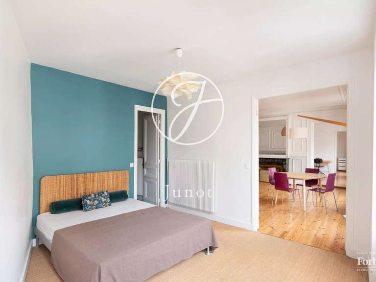 Appartement Paris 9e - 3 chambres - 117m²