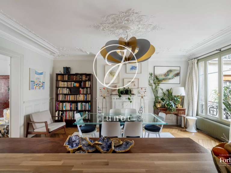 Appartement Paris 9e - 4 chambres - 145m²