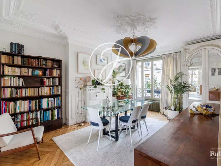 Appartement Paris 9e - 4 chambres - 145m²