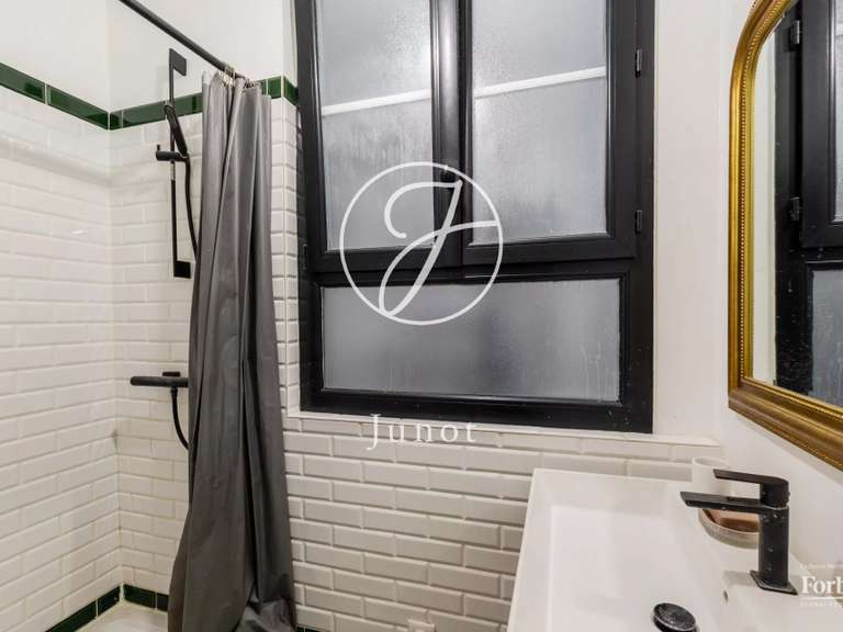 Appartement Paris 9e - 4 chambres - 145m²