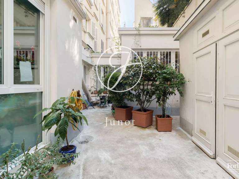 Appartement Paris 9e - 3 chambres - 81m²
