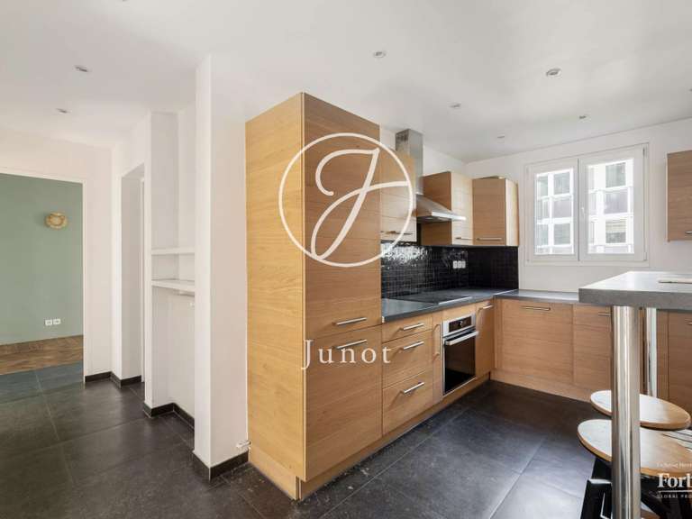 Appartement Paris 9e - 3 chambres - 81m²