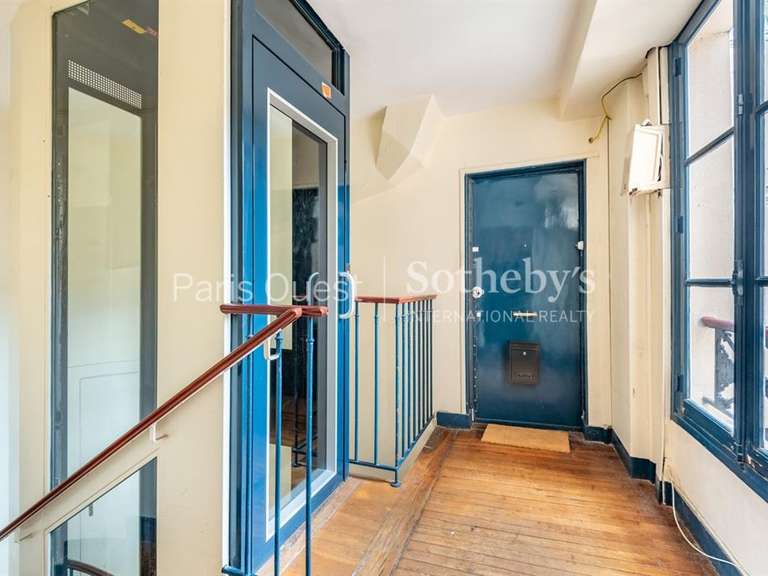 Appartement Paris 9e - 2 chambres - 75m²