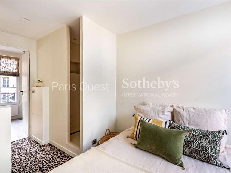 Appartement Paris 9e - 2 chambres - 75m²