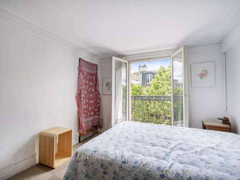 Appartement Paris 9e - 2 chambres - 84m²