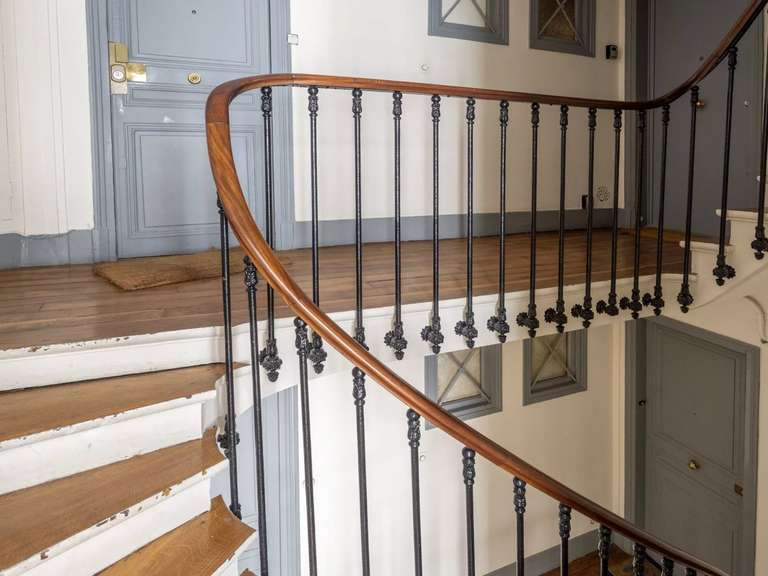 Appartement Paris 9e - 2 chambres - 84m²