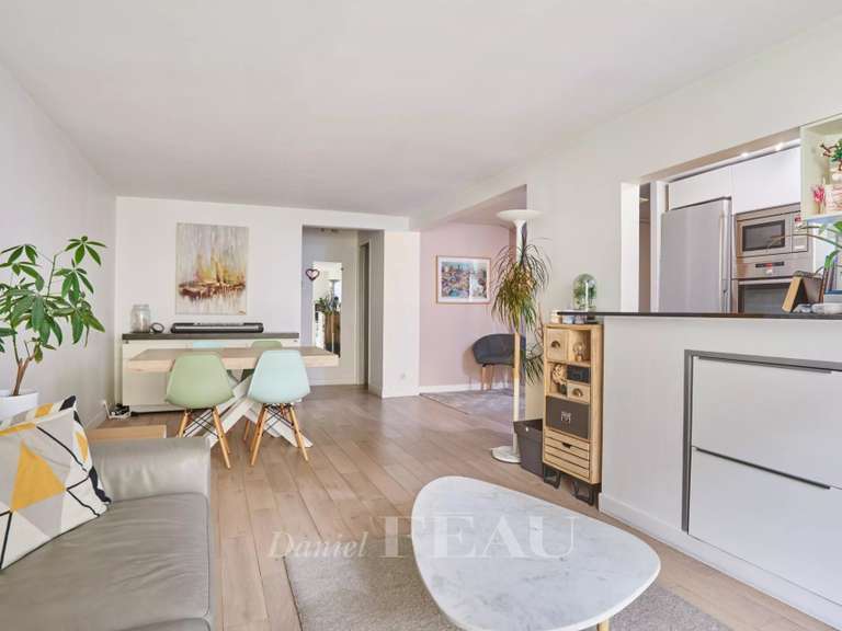 Appartement Paris 9e - 3 chambres - 84m²