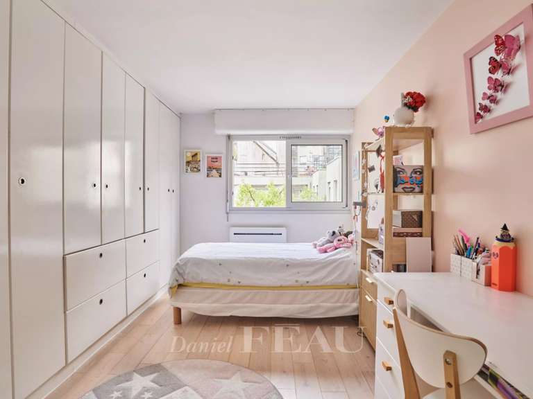 Appartement Paris 9e - 3 chambres - 84m²