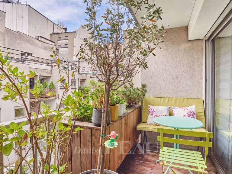 Appartement Paris 9e - 3 chambres - 84m²