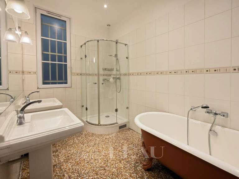 Appartement Paris 9e - 3 chambres - 192m²