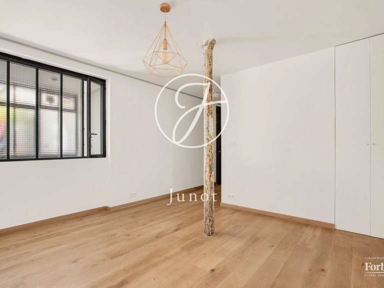 Appartement Paris 9e - 3 chambres - 210m²