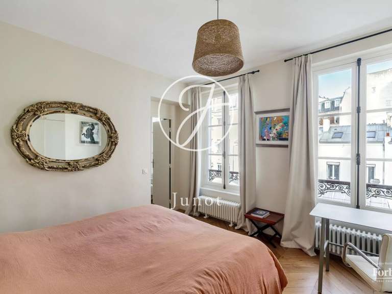 Appartement Paris 9e - 3 chambres - 97m²