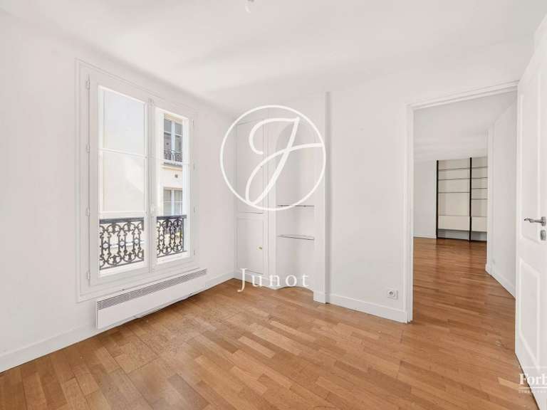 Appartement Paris 9e - 3 chambres - 83m²