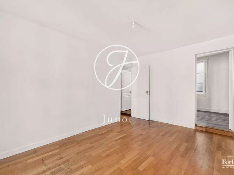 Appartement Paris 9e - 3 chambres - 83m²