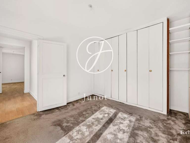 Appartement Paris 9e - 3 chambres - 83m²