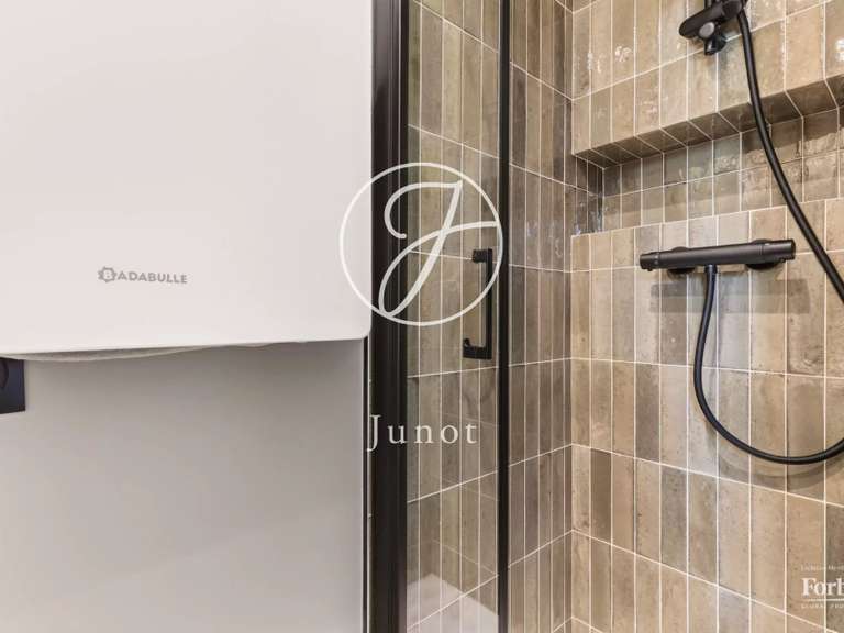 Appartement Paris 9e - 2 chambres - 80m²