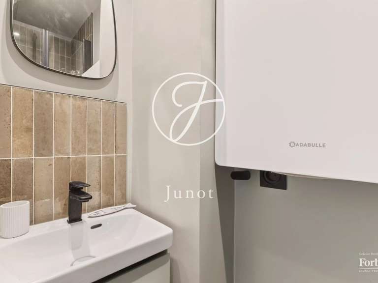 Appartement Paris 9e - 2 chambres - 80m²