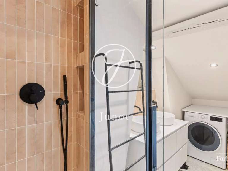 Appartement Paris 9e - 2 chambres - 80m²