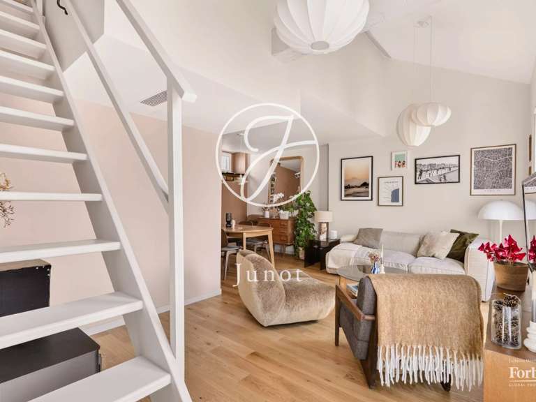 Appartement Paris 9e - 2 chambres - 80m²