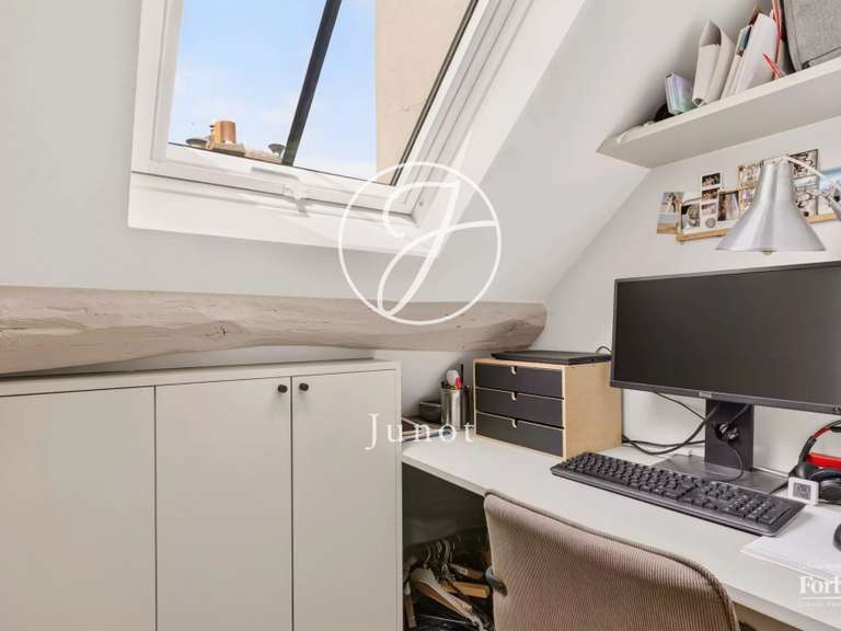 Appartement Paris 9e - 2 chambres - 80m²