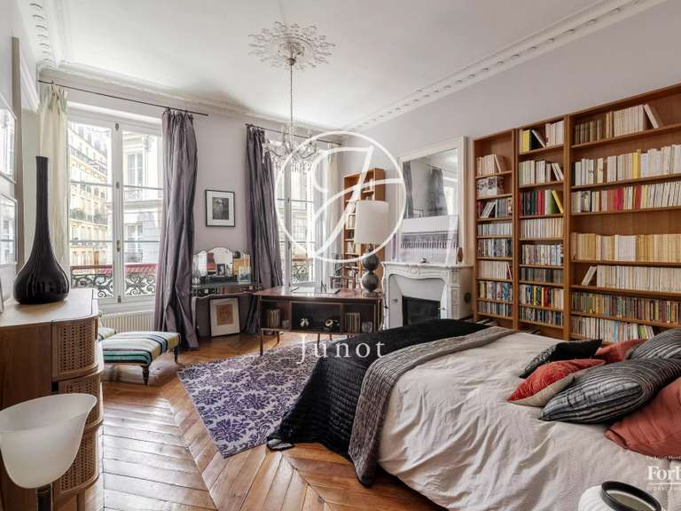 Appartement Paris 9e - 3 chambres - 142m²