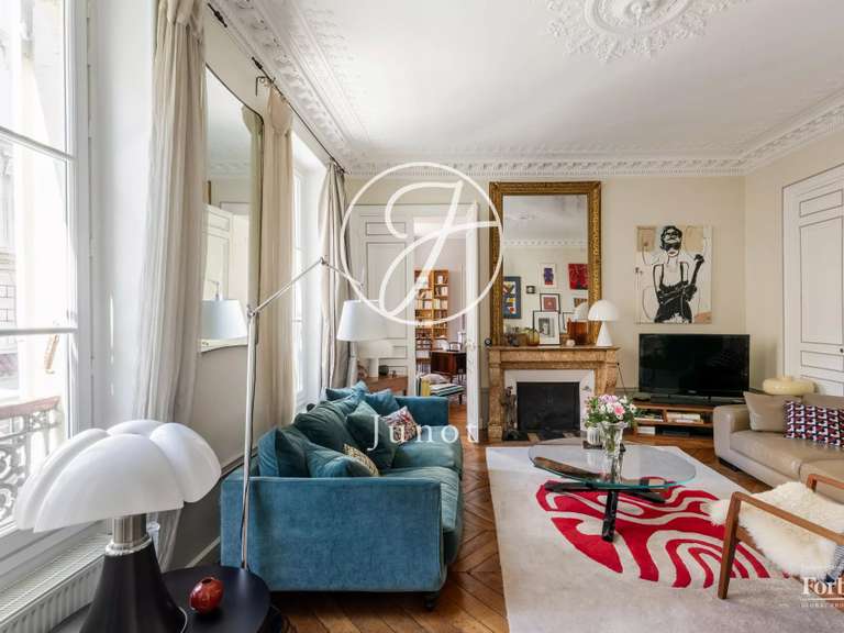 Appartement Paris 9e - 3 chambres - 142m²