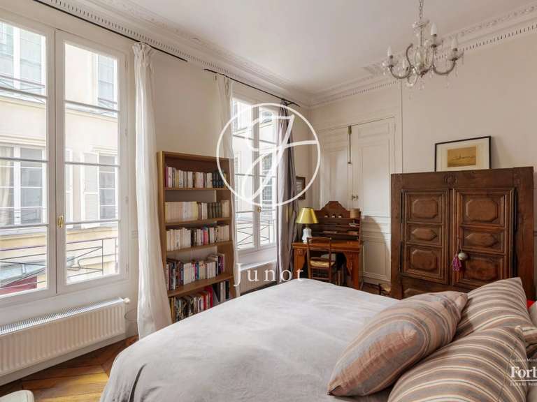 Appartement Paris 9e - 3 chambres - 142m²