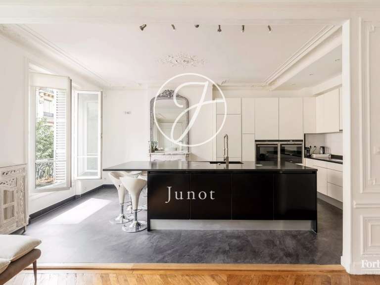 Appartement Paris 9e - 3 chambres - 153m²