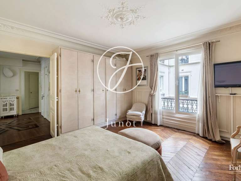 Appartement Paris 9e - 3 chambres - 153m²