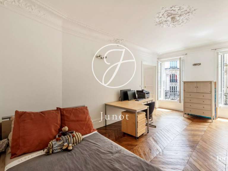 Appartement Paris 9e - 3 chambres - 153m²