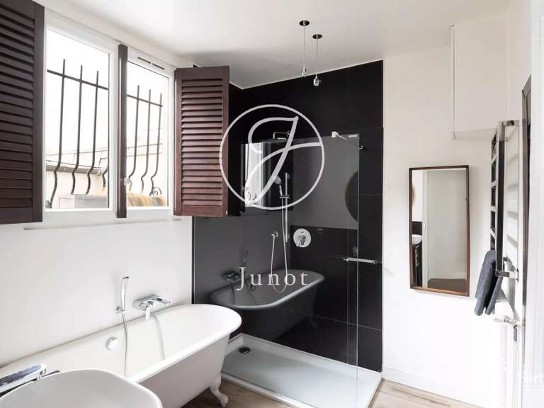 Appartement Paris 9e - 3 chambres - 116m²