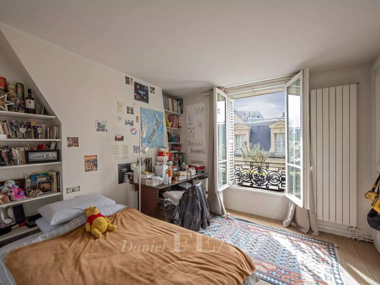 Appartement Paris 9e - 3 chambres - 114m²