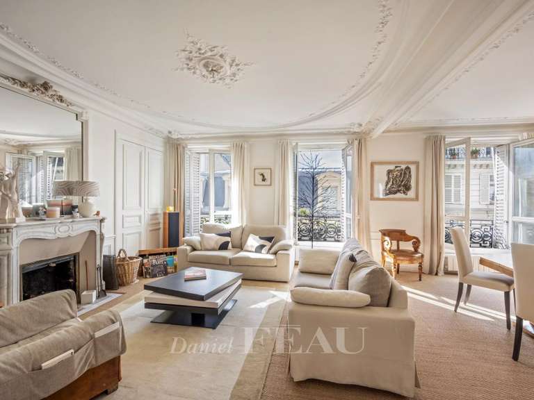 Appartement Paris 9e - 3 chambres - 114m²