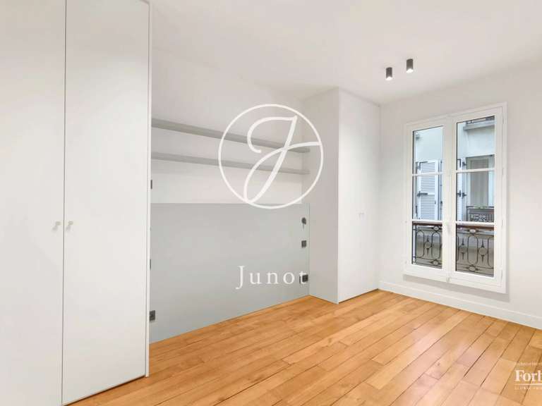 Appartement Paris 9e - 3 chambres - 95m²